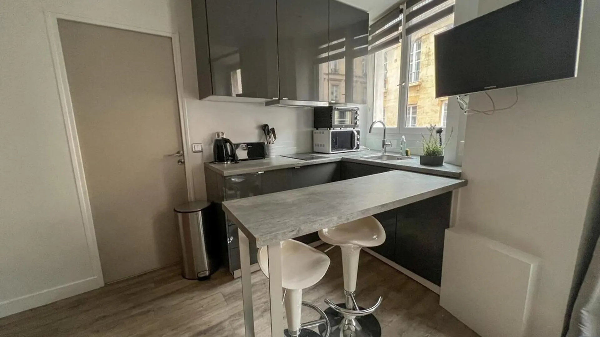 Flexliving - Beautiful 2-Room Apartment - Chaussee D'Antin - Paris 09 0*,  Fransa